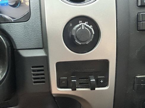 Used 2014 Ford F150 XLT AWD/4WD image 22