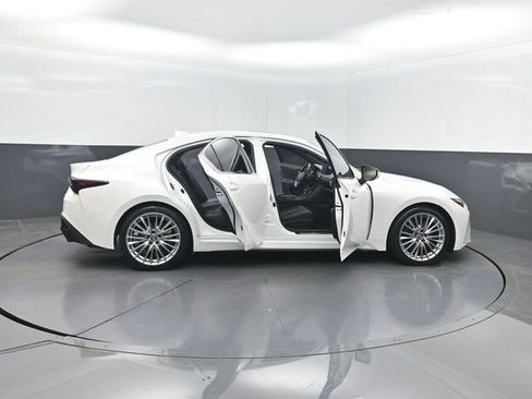 Used 2022 Lexus IS 300 w/ Premium Package RWD image 36