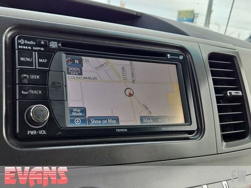 Used 2014 Toyota Sienna SE image 5