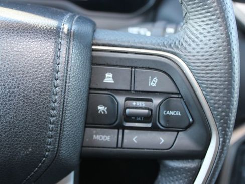 Used 2025 Toyota Sequoia SR5 image 39