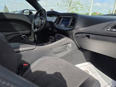 Used 2019 Dodge Challenger R/T w/ Plus Package image 9