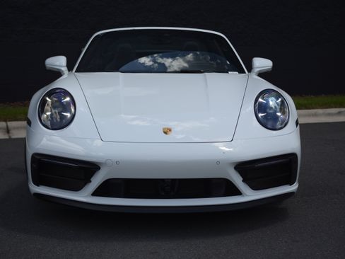Certified 2022 Porsche 911 Targa 4 GTS AWD/4WD image 10