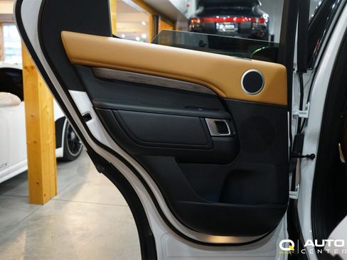 Used 2020 Land Rover Discovery HSE Luxury image 25