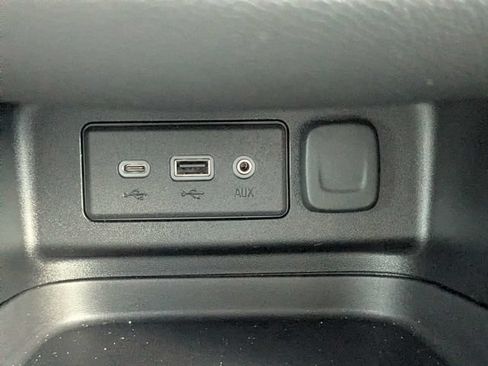 Used 2020 Chevrolet Equinox LT FWD image 24