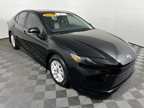 Certified 2025 Toyota Camry LE FWD image 3
