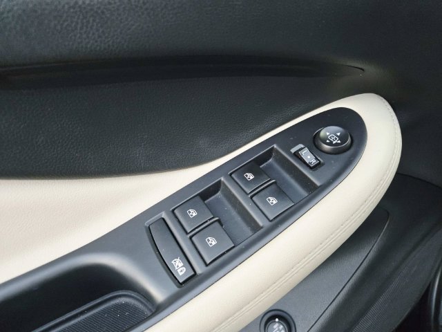 Used 2020 Buick Envision Essence FWD image 30