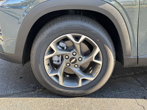 New 2025 Chevrolet Trax LT w/ Driver Confidence Package image 11