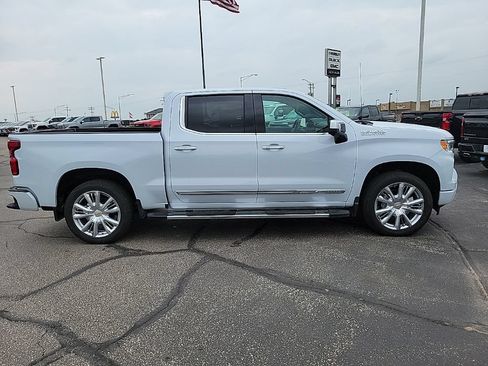 Used 2026 Chevrolet Silverado 1500 High Country w/ High Country Premium Package AWD/4WD image 4