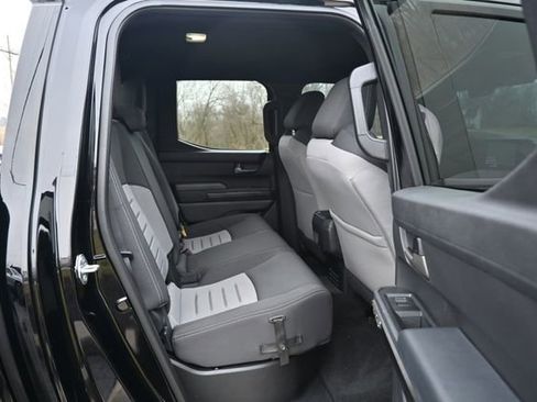 Used 2024 Toyota Tacoma TRD Off-Road image 21