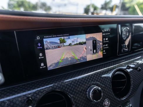 Certified 2025 Rolls-Royce Ghost Black Badge AWD/4WD image 36