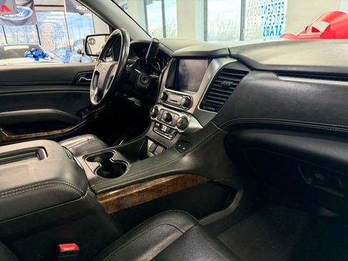 Used 2020 Chevrolet Suburban LT image 35