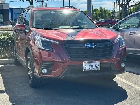 Used 2023 Subaru Forester Limited image 2
