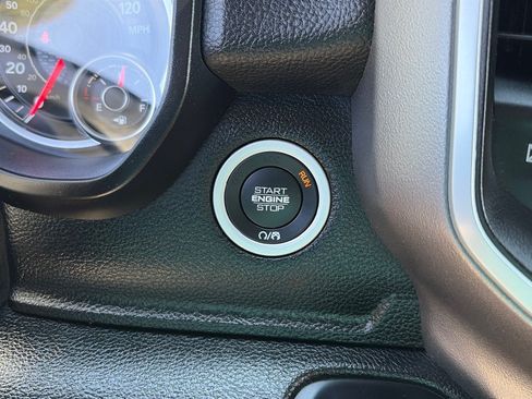 Used 2020 RAM 1500 Big Horn AWD/4WD image 9