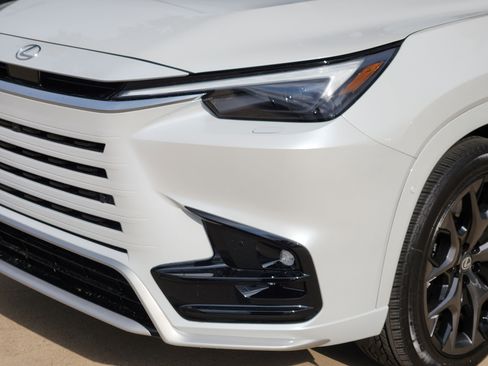 New 2026 Lexus TX 500h AWD image 5