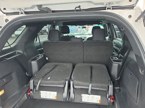 Used 2017 Ford Explorer XLT image 13