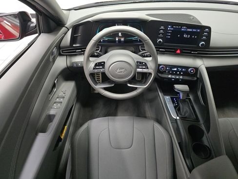 Used 2025 Hyundai Elantra Sport image 27