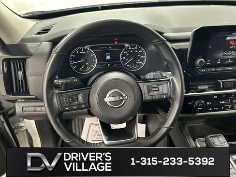 Used 2023 Nissan Pathfinder SV w/ Black Appearance Package AWD/4WD image 4