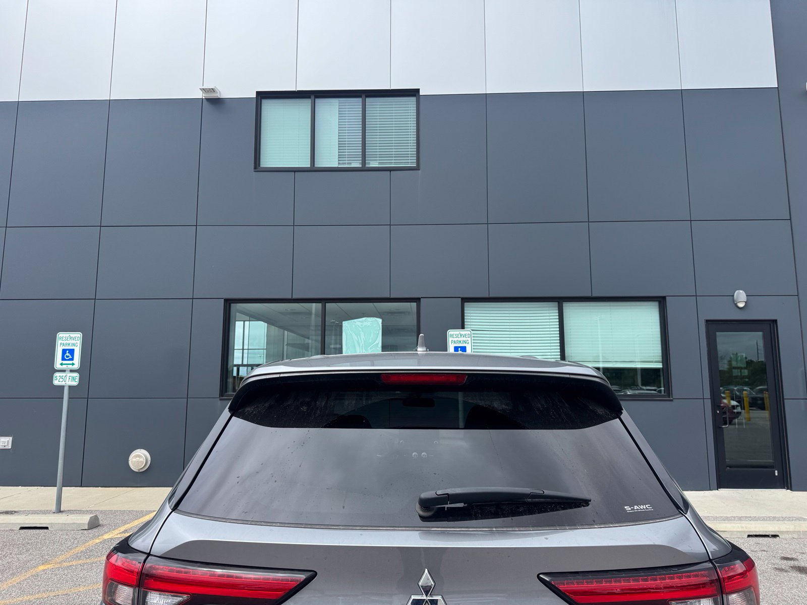 Used 2022 Mitsubishi Outlander SE AWD/4WD image 5