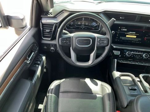 Used 2024 GMC Sierra 2500 Denali AWD/4WD image 16