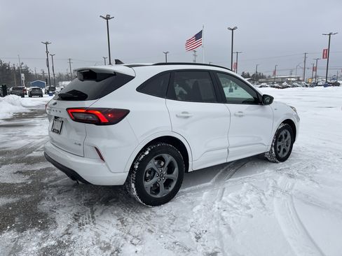 Used 2023 Ford Escape ST-Line image 3
