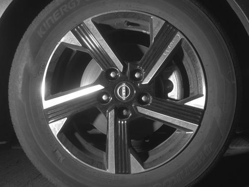 Used 2025 Nissan Sentra SV image 13