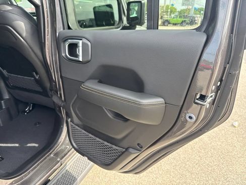 New 2026 Jeep Wrangler Unlimited Sahara AWD/4WD image 25