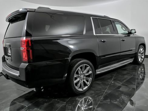Used 2015 Chevrolet Suburban LTZ image 9