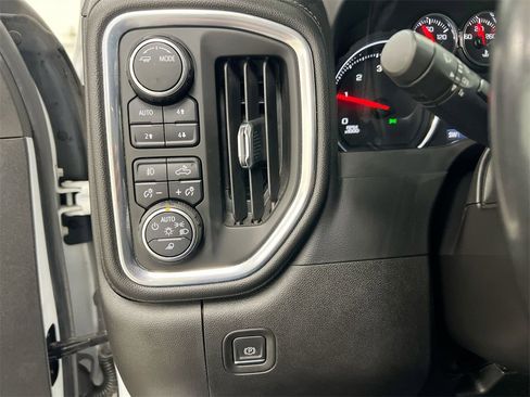 Used 2021 Chevrolet Silverado 2500 LTZ w/ LTZ Plus Package image 17