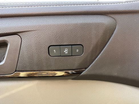 Used 2016 GMC Acadia Denali image 34