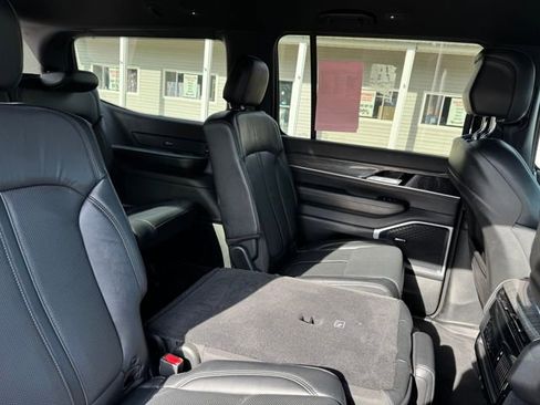 Used 2022 Jeep Wagoneer Series II image 29