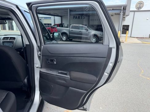 Used 2025 Mitsubishi Outlander Sport ES AWD/4WD image 32