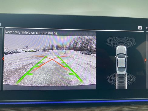 Used 2023 BMW 530i xDrive w/ Premium Package image 18