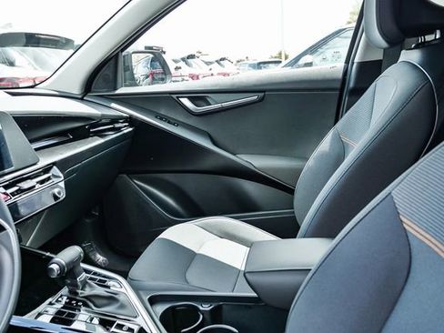 New 2026 Kia Niro LX FWD image 10