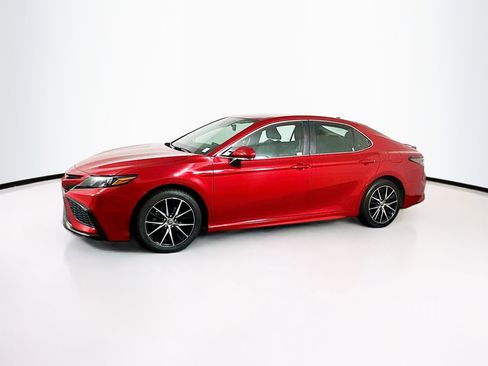 Used 2024 Toyota Camry SE w/ Convenience Package FWD image 4
