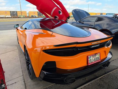 Used 2020 McLaren GT image 38