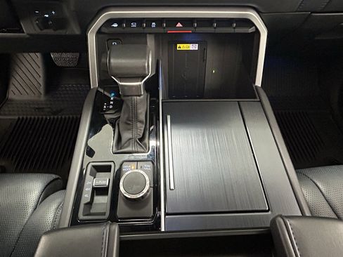 Used 2024 Toyota Tundra Platinum image 25