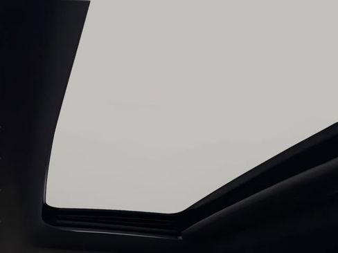 Used 2025 Chevrolet Trax RS w/ Sunroof Package image 13