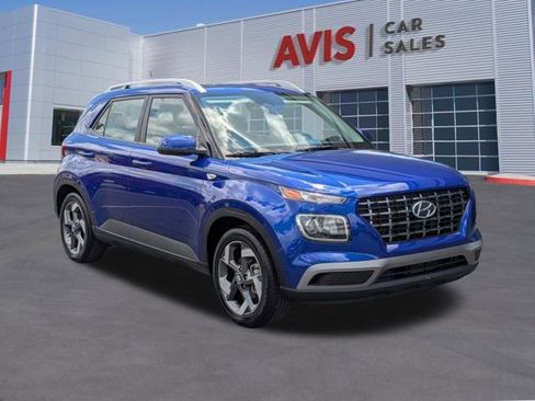 Used 2025 Hyundai Venue SEL FWD image 3