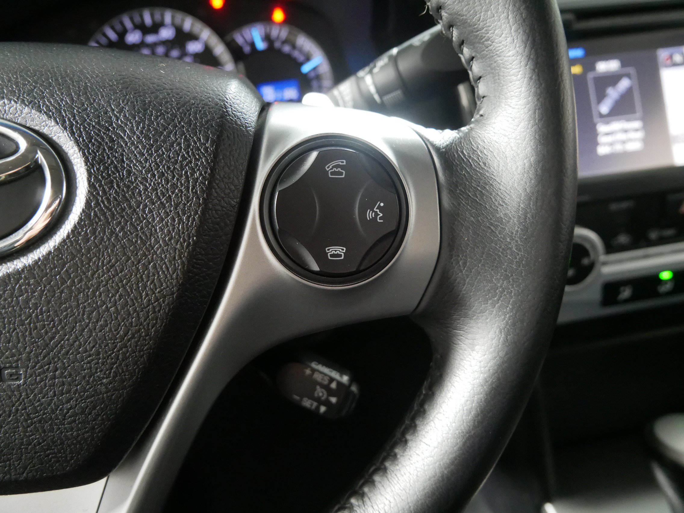 Used 2014 Toyota Camry SE FWD image 28