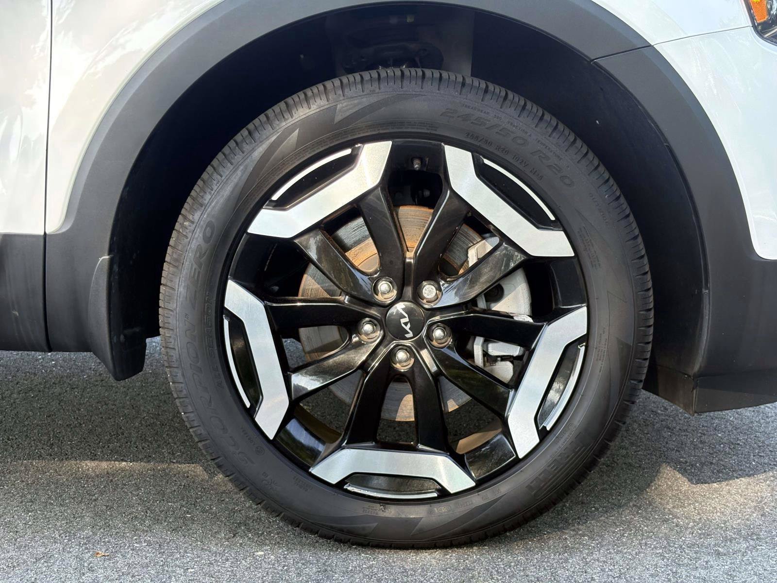 Certified 2025 Kia Telluride EX w/ EX Captain's Chair Package AWD/4WD image 32