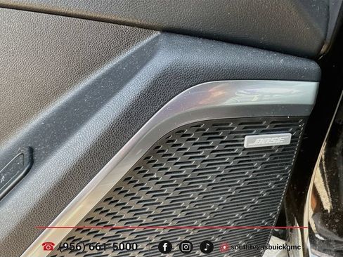 Used 2025 Buick Enclave Sport Touring w/ Power Package FWD image 11