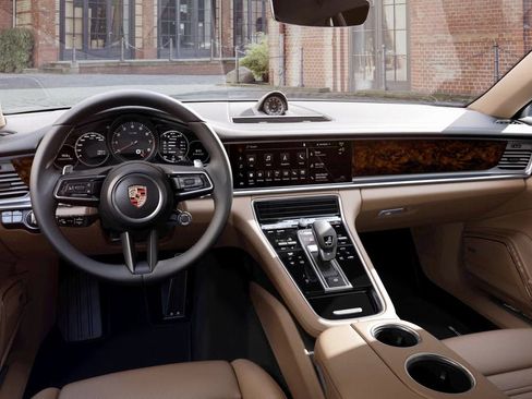 Certified 2022 Porsche Panamera 4S image 4