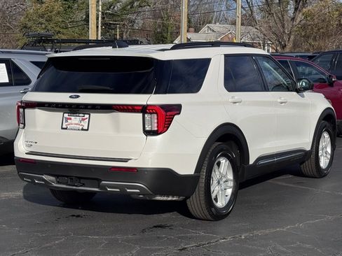 Used 2025 Ford Explorer Active w/ Active Comfort Package image 17