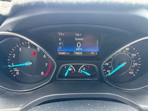 Used 2017 Ford Escape SE w/ Equipment Group 201A AWD/4WD image 1