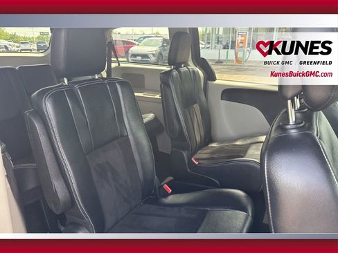 Used 2017 Dodge Grand Caravan SXT FWD image 41