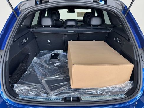 New 2025 Mercedes-Benz GLC 300 image 8