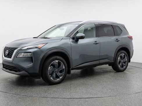 Used 2025 Nissan Rogue SV FWD image 3