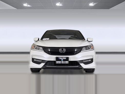Used 2017 Honda Accord Sport image 5