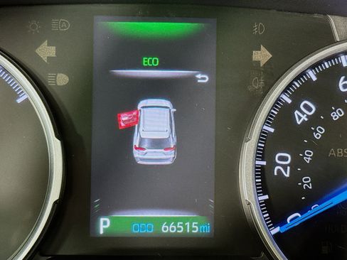 Used 2022 Toyota RAV4 LE AWD/4WD image 15