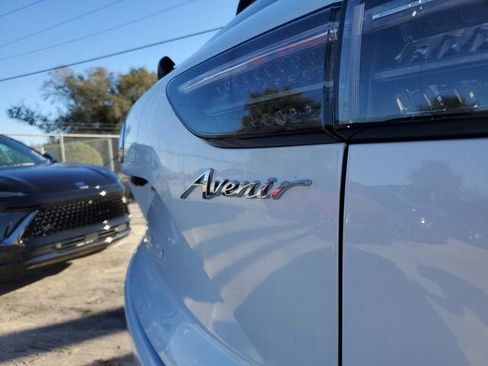 New 2026 Buick Envision Avenir image 9